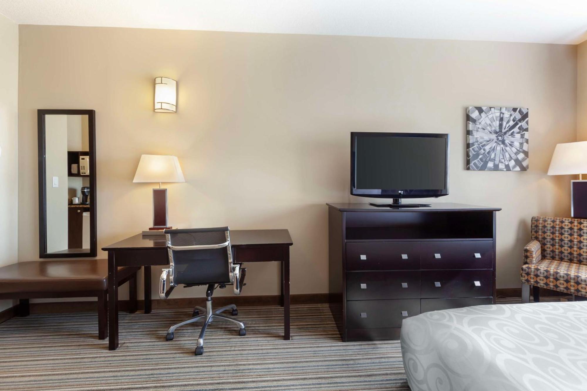 Best Western Plus Peace River Hotel & Suites Exterior photo