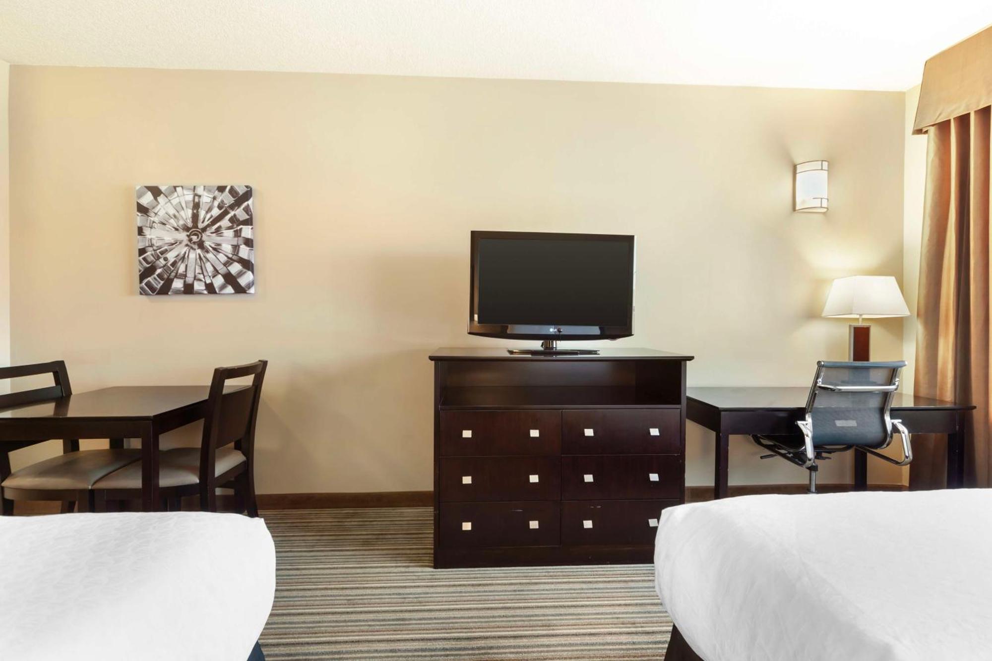 Best Western Plus Peace River Hotel & Suites Exterior photo