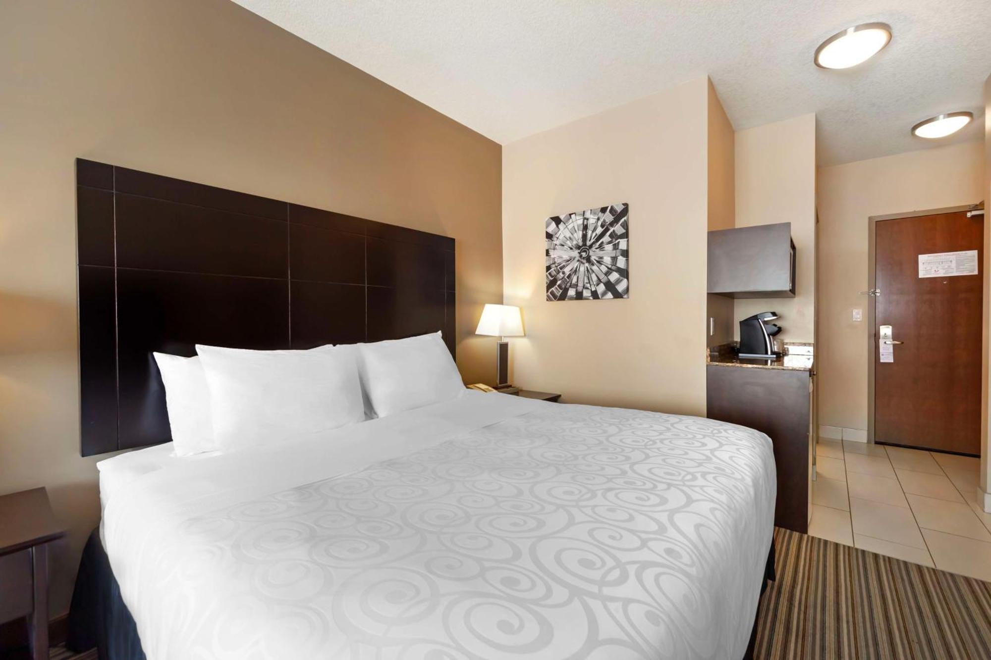 Best Western Plus Peace River Hotel & Suites Exterior photo