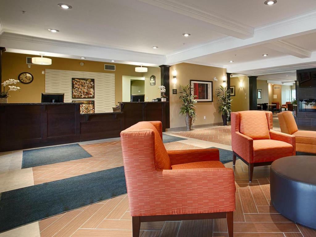 Best Western Plus Peace River Hotel & Suites Exterior photo