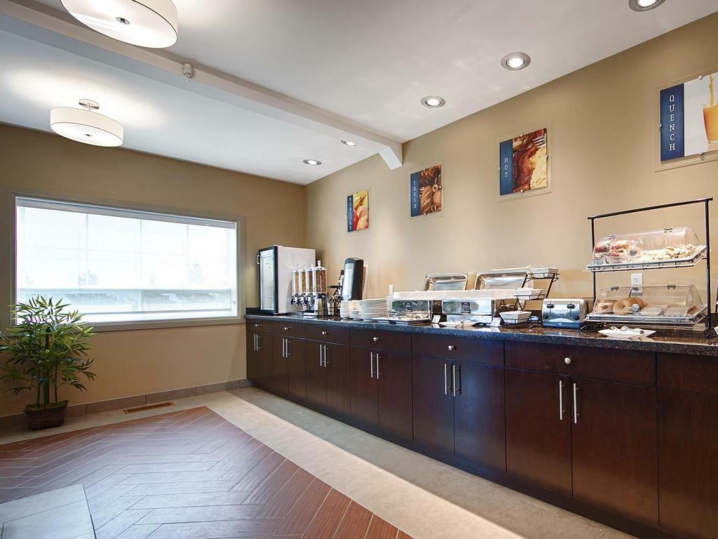 Best Western Plus Peace River Hotel & Suites Exterior photo